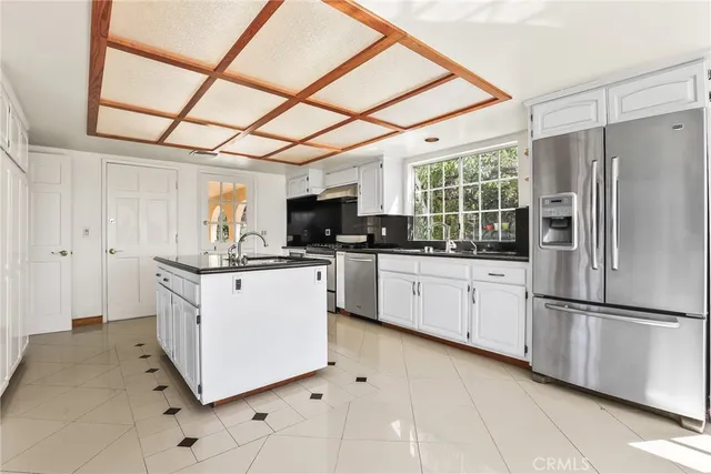 $1,899,000 | 9658 Wheatland Avenue, Sunland, CA 91040