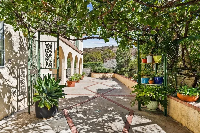 $1,899,000 | 9658 Wheatland Avenue, Sunland, CA 91040