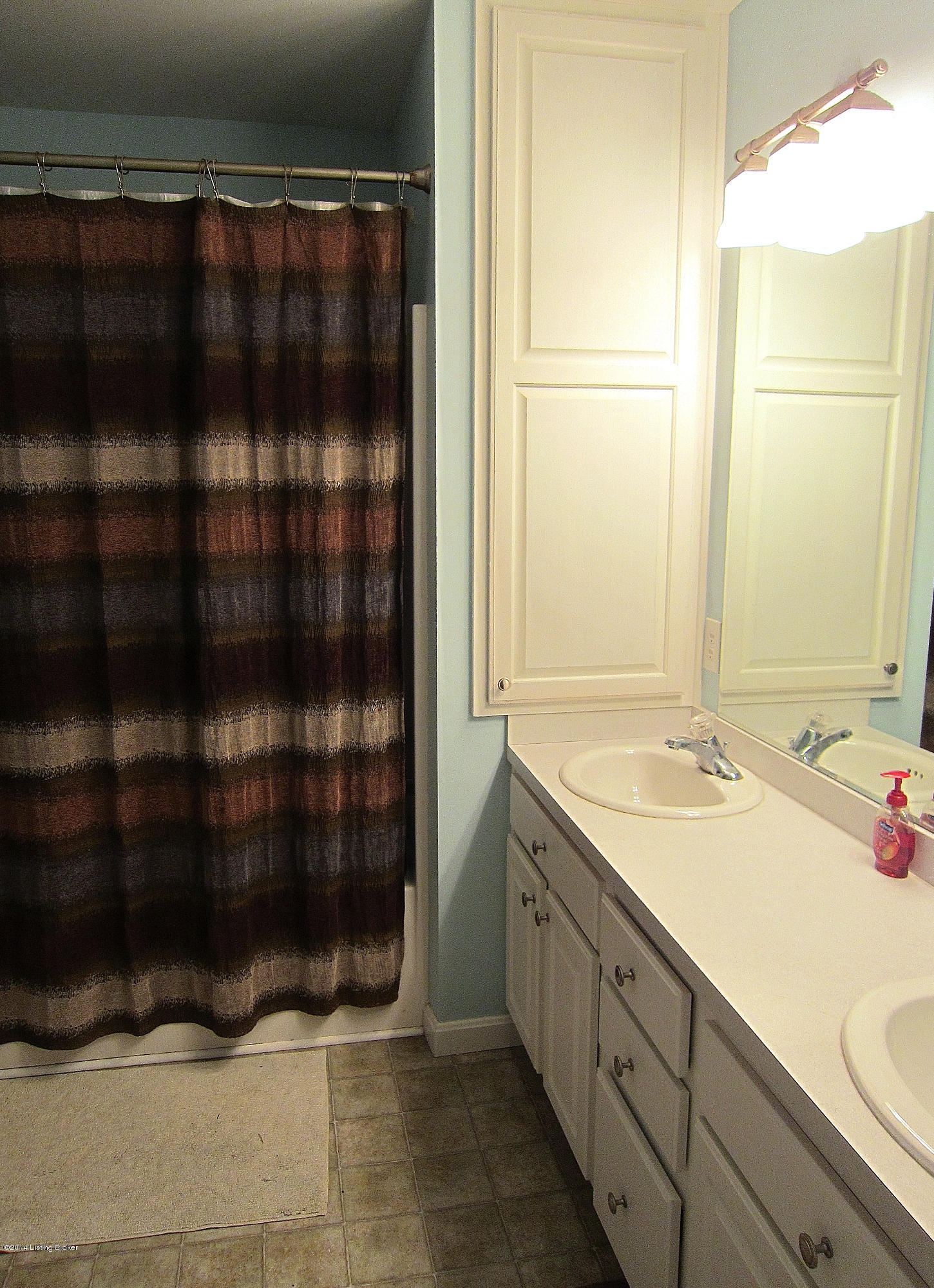 8806 Maple Road Louisville, KY 40219 - Photo 7 of 14 07_MASTER BATH