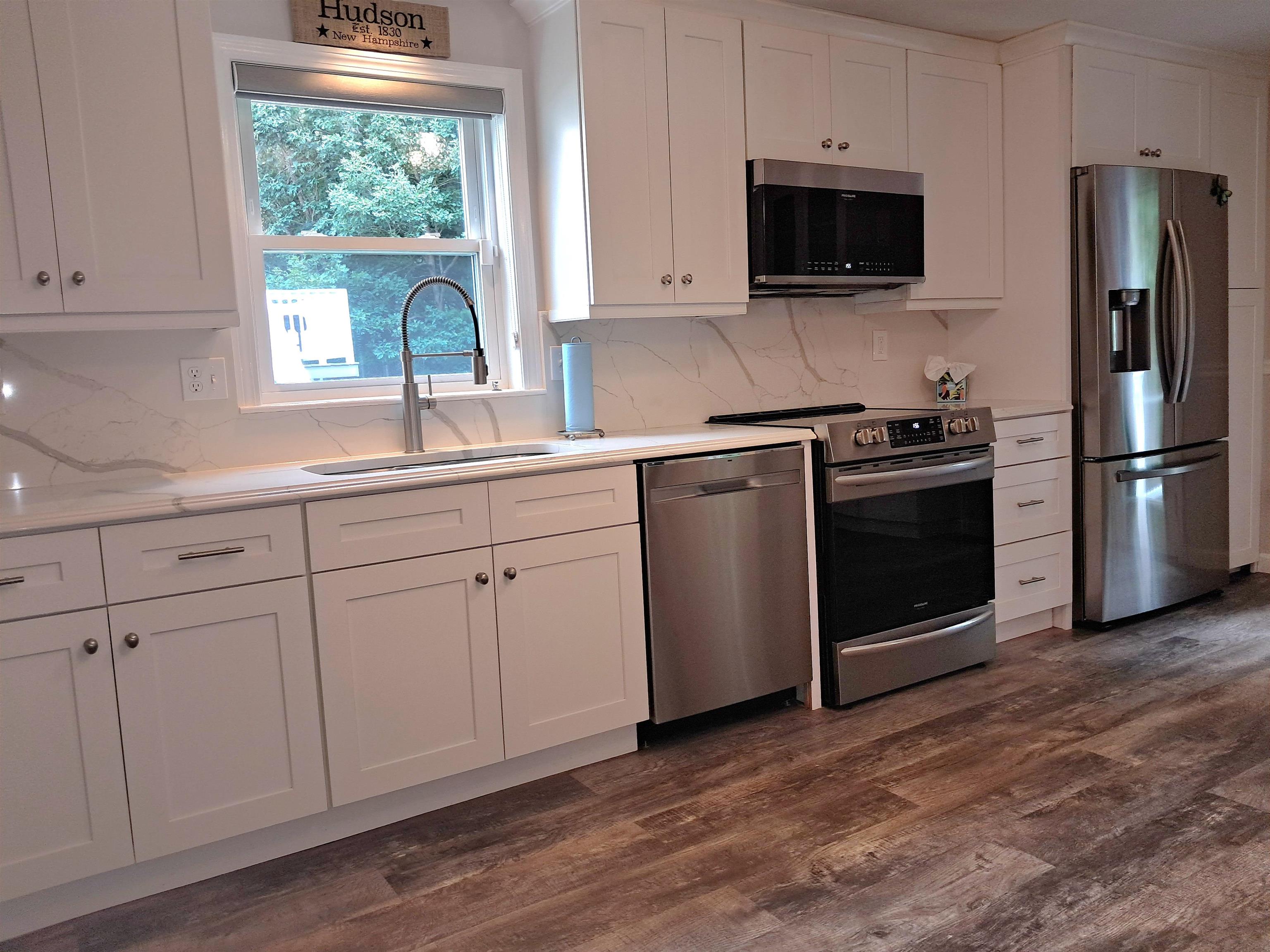 4 Sterling Way Hudson, NH 03051 - Photo 10 of 46