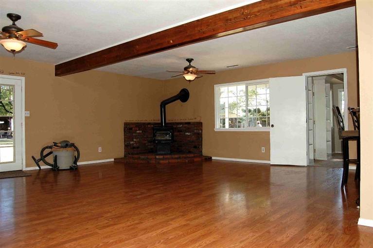 70 South Rainbow Route Sanger, CA 93657 - Photo 13 of 22 Gallery Image 13