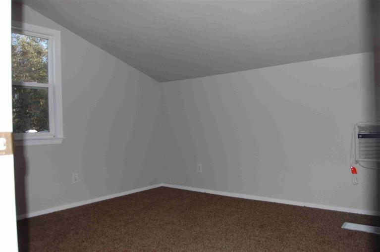 70 South Rainbow Route Sanger, CA 93657 - Photo 18 of 22 Gallery Image 18