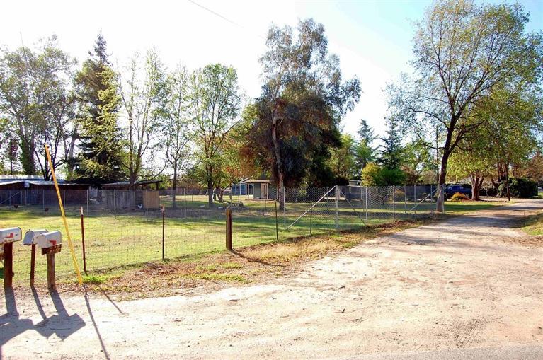 70 South Rainbow Route Sanger, CA 93657 - Photo 7 of 22 Gallery Image 7