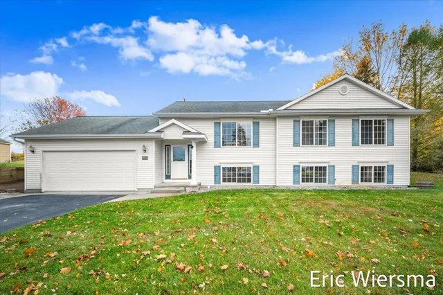 $459,000 | 7635 Hessler Drive Northeast, Rockford, MI 49341