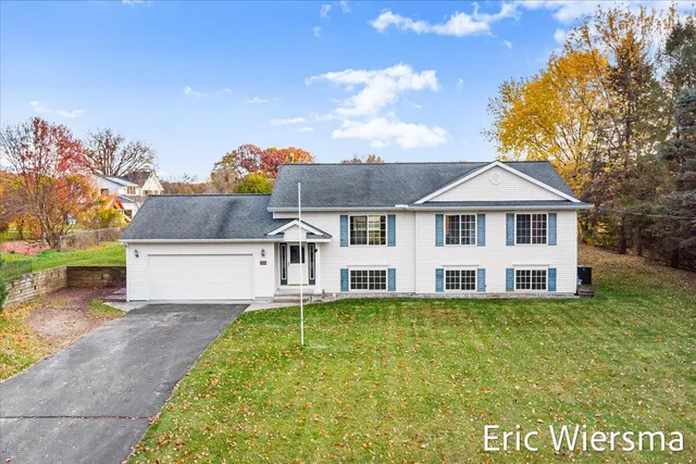 $459,000 | 7635 Hessler Drive Northeast, Rockford, MI 49341