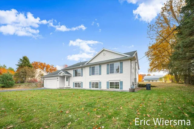 $459,000 | 7635 Hessler Drive Northeast, Rockford, MI 49341