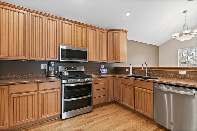 $299,999 | 1387 New Haven Drive, Cary, IL 60013