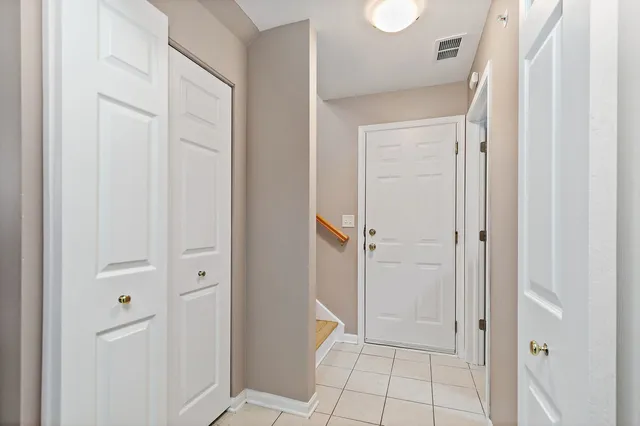 $299,999 | 1387 New Haven Drive, Cary, IL 60013