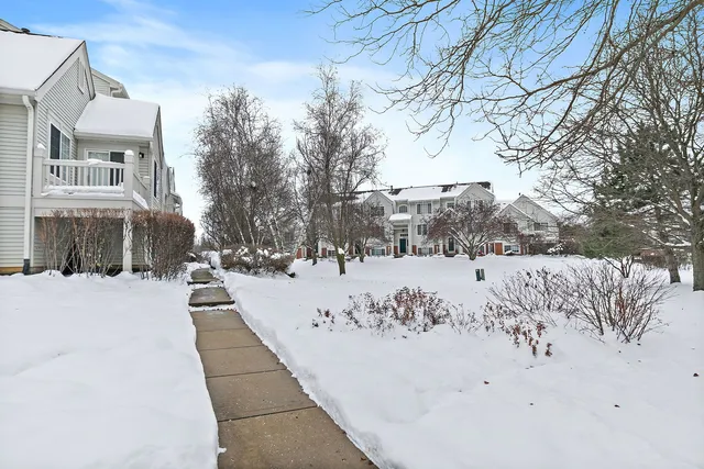 $299,999 | 1387 New Haven Drive, Cary, IL 60013