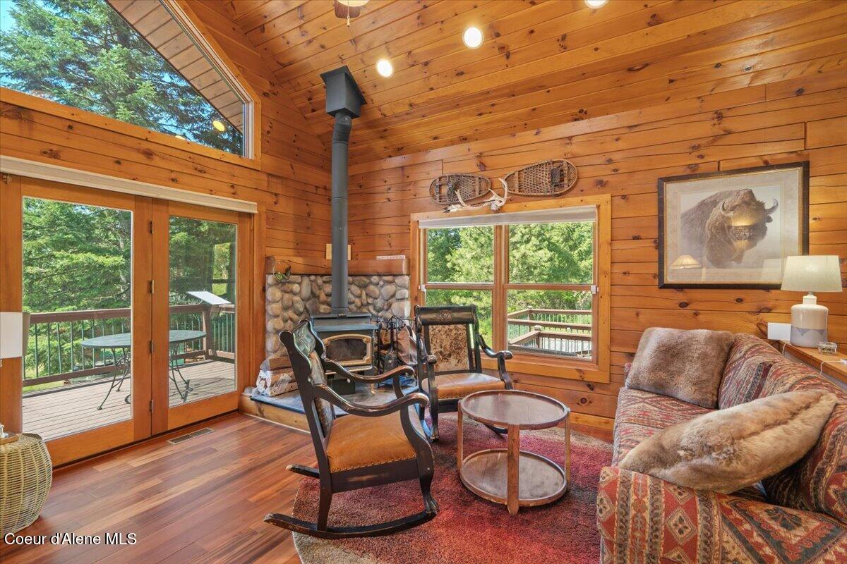 13764 South Ridgeview Drive Harrison, ID 83833 - Photo 35 of 60 17-Family Room