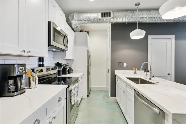 $2,650 | 801 Patterson Road, Unit 102, New Orleans, LA 70114