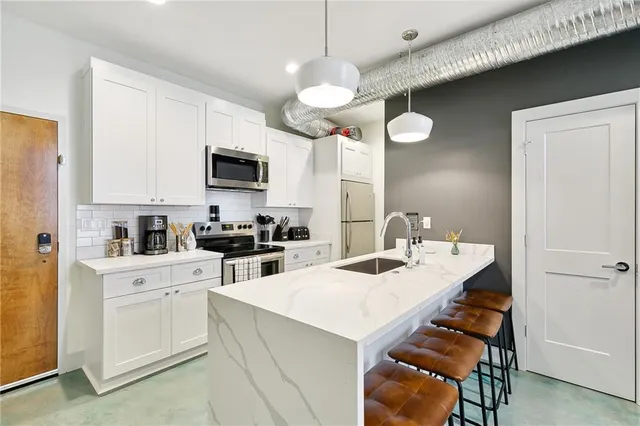 $2,650 | 801 Patterson Road, Unit 102, New Orleans, LA 70114