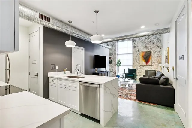 $2,650 | 801 Patterson Road, Unit 102, New Orleans, LA 70114