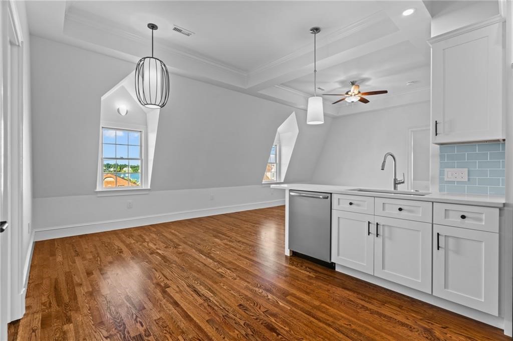 18 State Street, Unit 4 (2ND FLOOR WEST) Bristol, RI 02809 - Photo 11 of 29