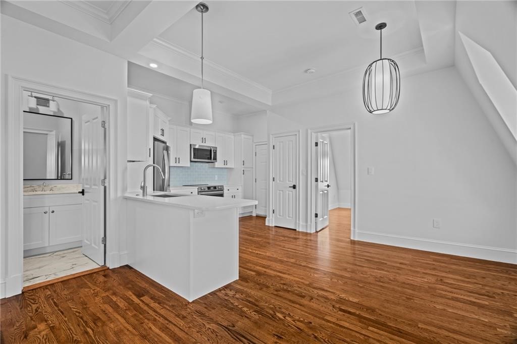 18 State Street, Unit 4 (2ND FLOOR WEST) Bristol, RI 02809 - Photo 9 of 29