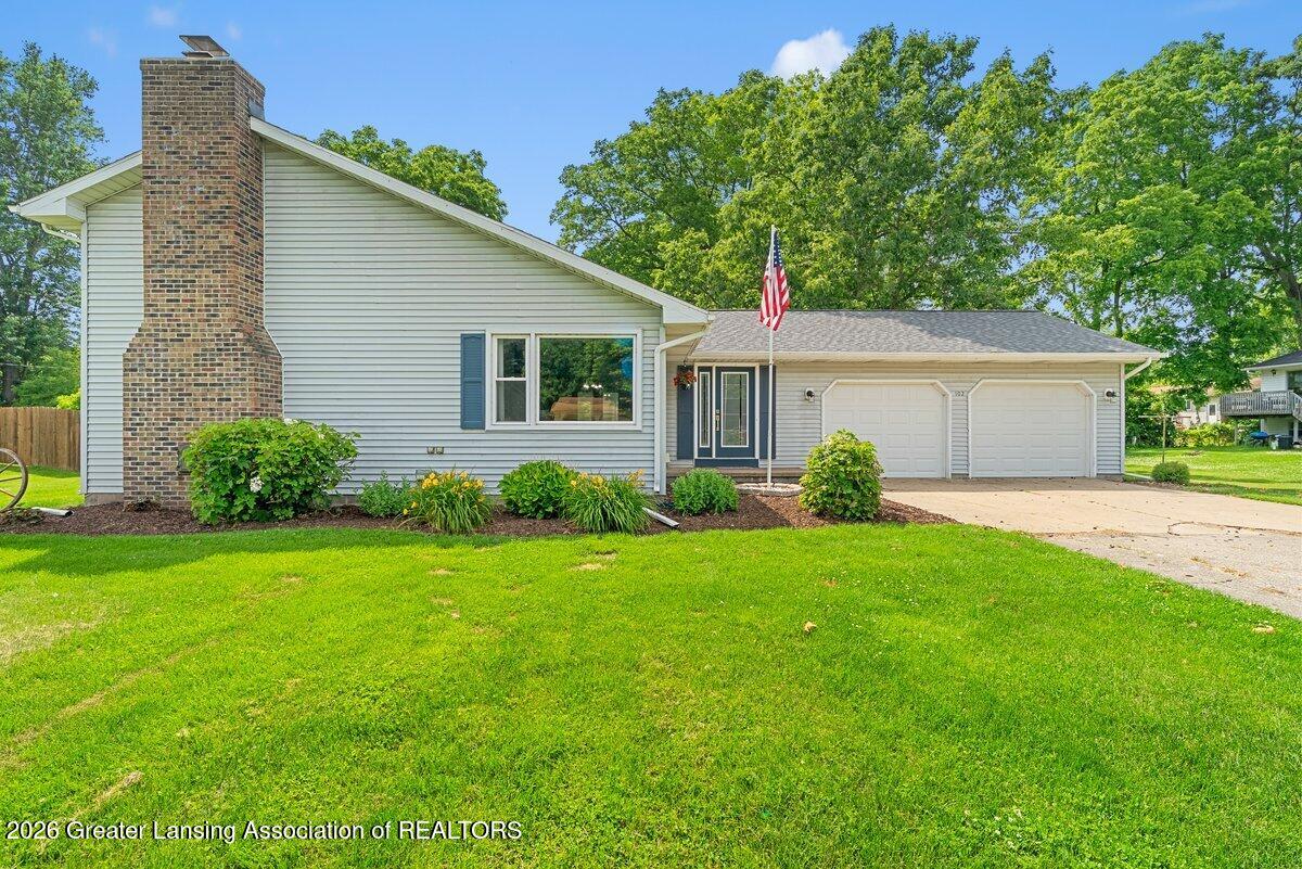 102 Wicklow Road Eaton Rapids, MI 48827 - Photo 2 of 42 Media Jett - 39
