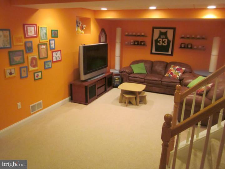 203 Beatty Road Media, PA 19063 - Photo 12 of 20 Family Room