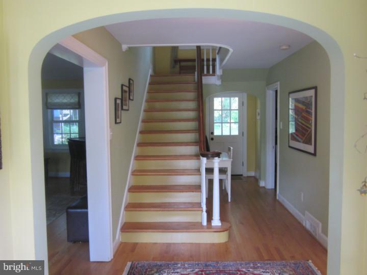 203 Beatty Road Media, PA 19063 - Photo 3 of 20 Foyer