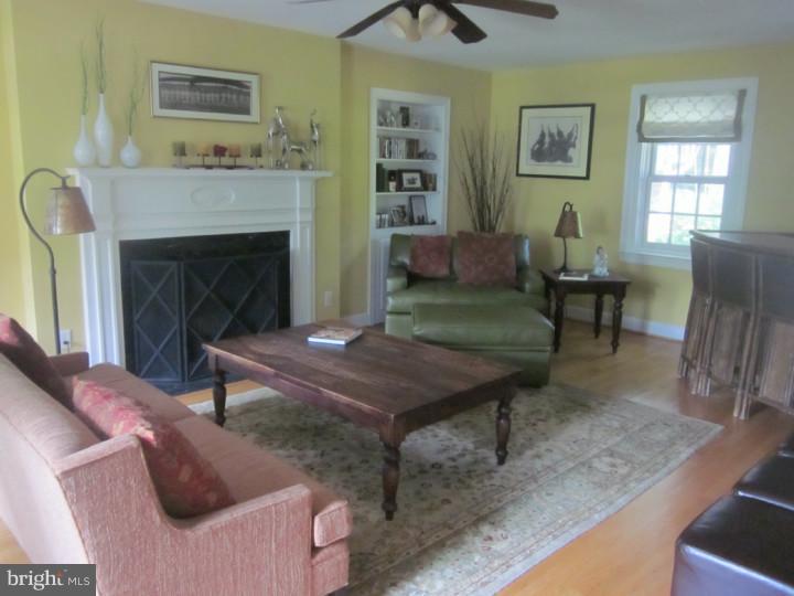 203 Beatty Road Media, PA 19063 - Photo 4 of 20 Living Room