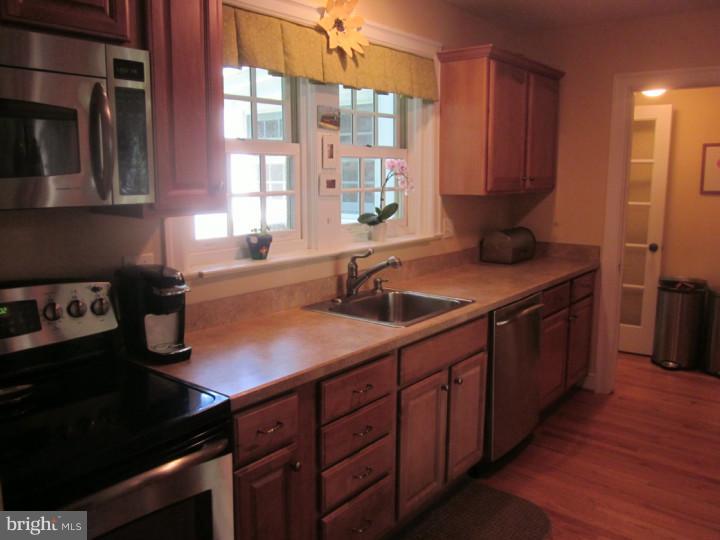 203 Beatty Road Media, PA 19063 - Photo 5 of 20 Kitchen