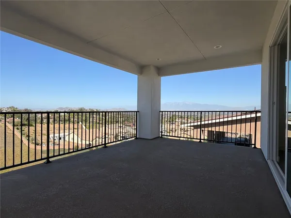$949,999 | 16765 La Bella Villa, Riverside, CA 92503