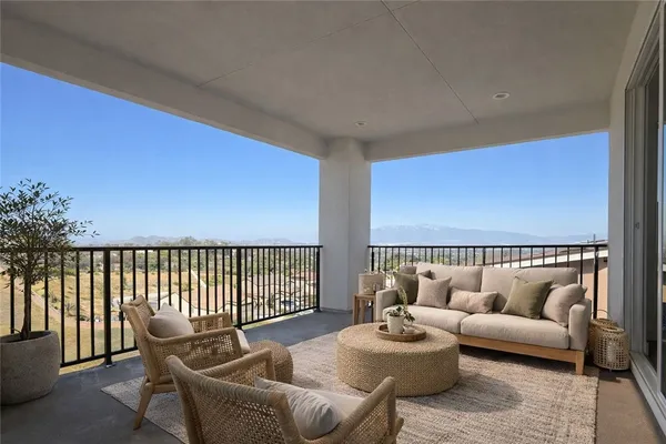 $949,999 | 16765 La Bella Villa, Riverside, CA 92503