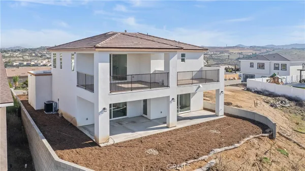 $949,999 | 16765 La Bella Villa, Riverside, CA 92503