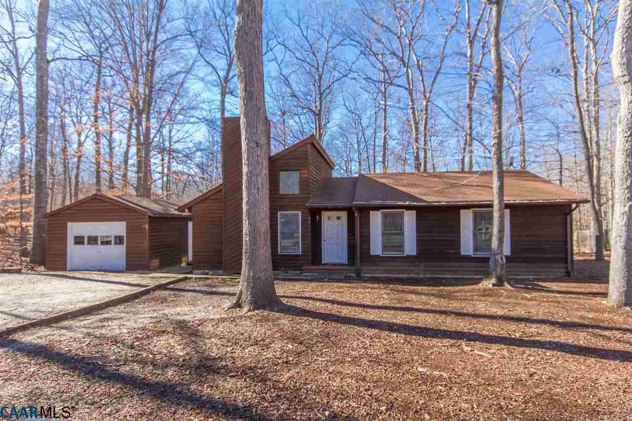 24 Hardwood Road Palmyra, VA 22963 - Photo 1 of 23 Vaulted Rancher w/Fireplace and Detached Garage