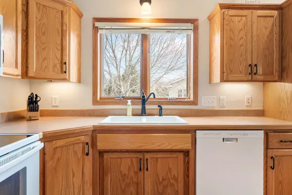 $352,500 | 174 Autumn Place Northeast, Owatonna, MN 55060