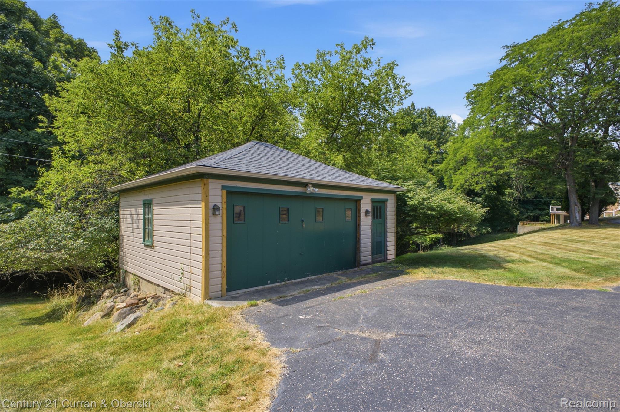 35903 Howard Road Farmington, MI 48331 - Photo 36 of 43 50.jpg