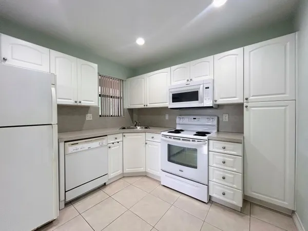 $2,700 | 3400 Northwest 47th Avenue, Unit 3161, Coconut Creek, FL 33063