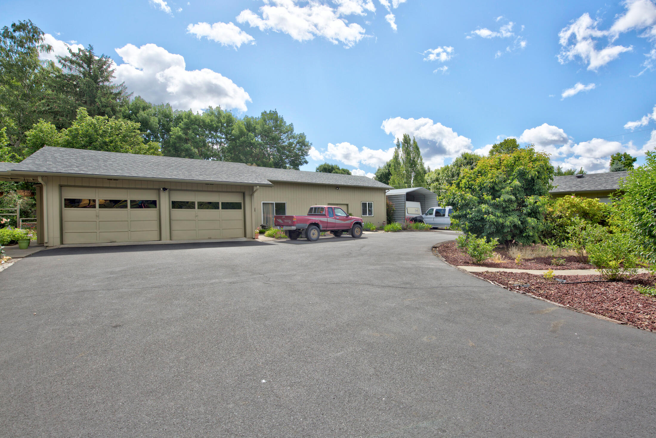 4720 Leonard Road Grants Pass, OR 97527 - Photo 52 of 56 leonard057