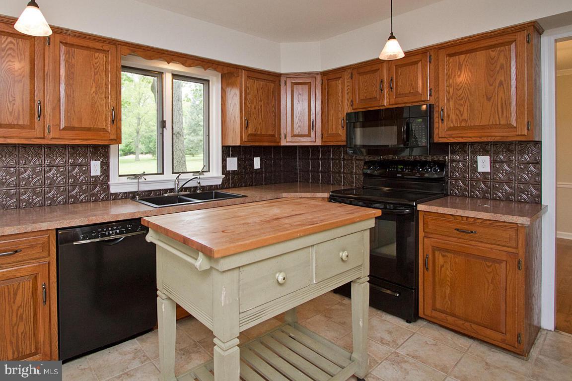 116 North Wood Road Lancaster, PA 17602 - Photo 9 of 53 Gallery Image 9