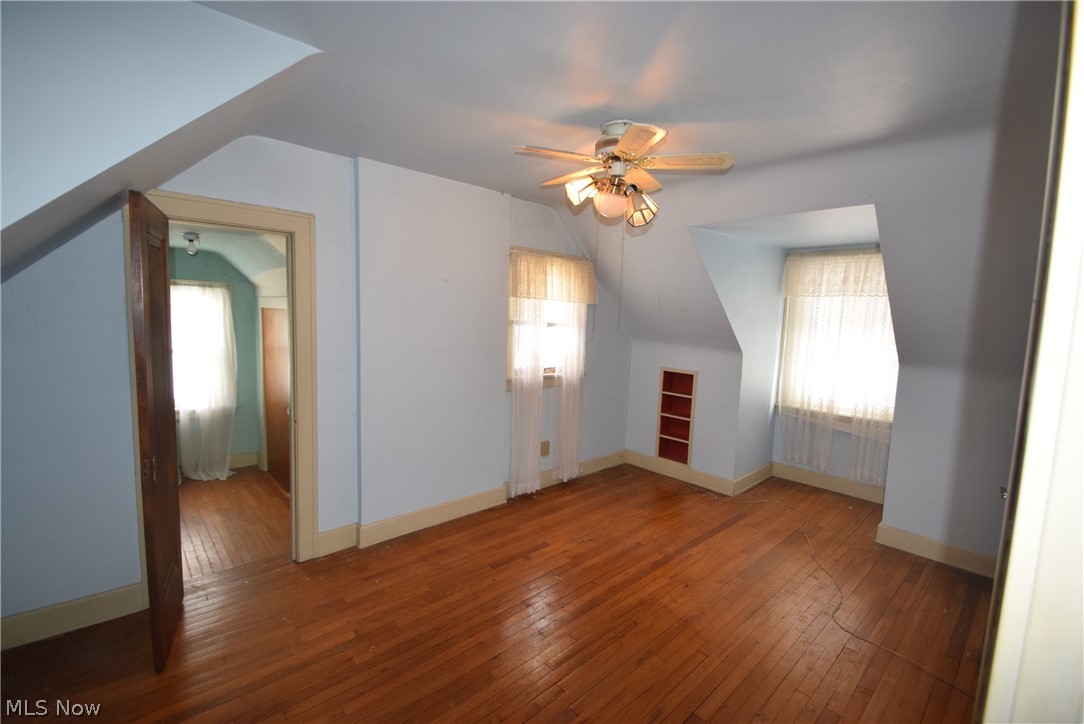 1572 Commodore Road Cleveland, OH 44124 - Photo 9 of 17 Bedroom 2nd floor