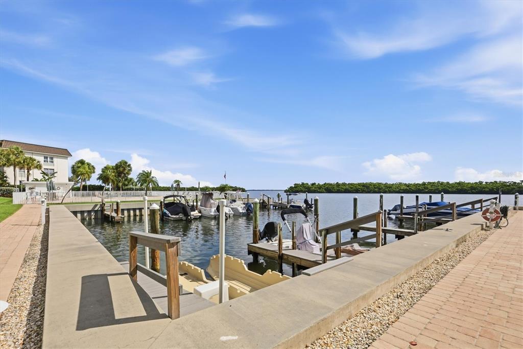 605 Sutton Place, Unit 101 Longboat Key, FL 34228 - Photo 29 of 45 Gallery Image 29