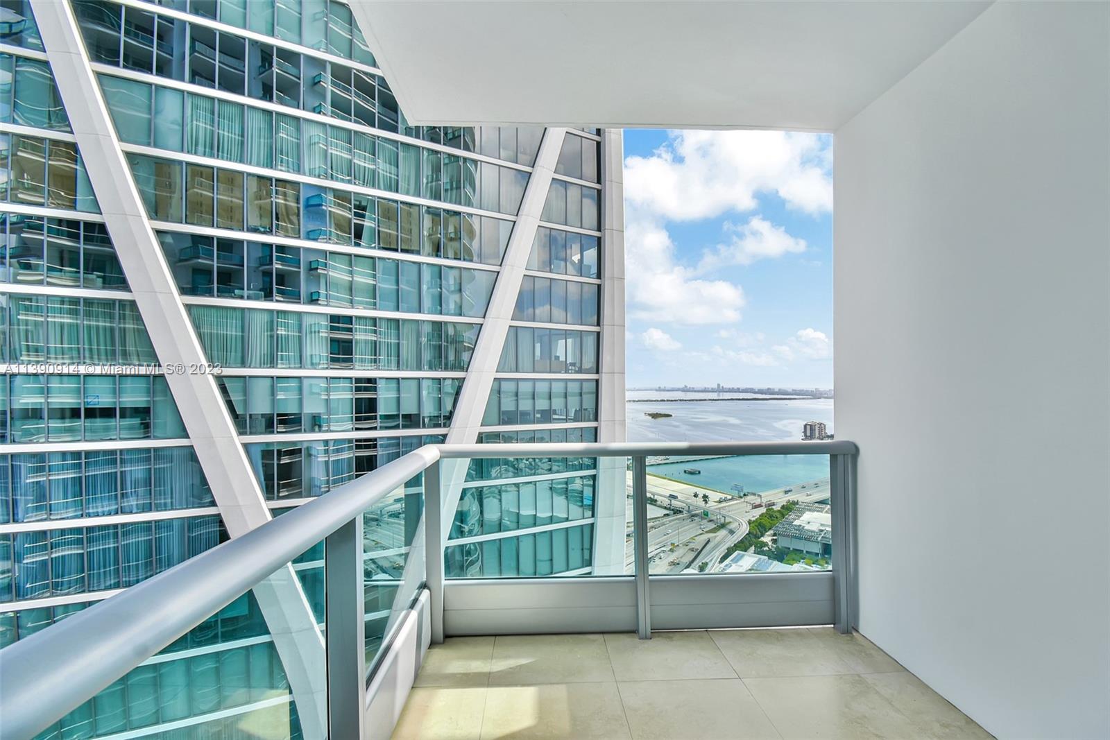 900 Biscayne Boulevard, Unit 4510 Miami, FL 33132 - Photo 30 of 48 a view of front door