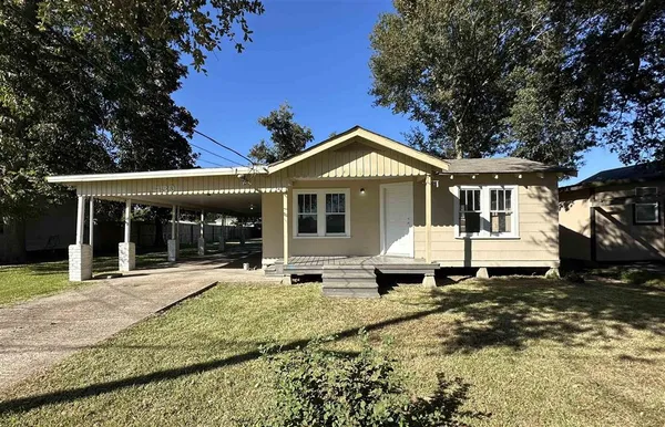 $76,000 | 439 Commercial Avenue, Lake Arthur, LA 70549