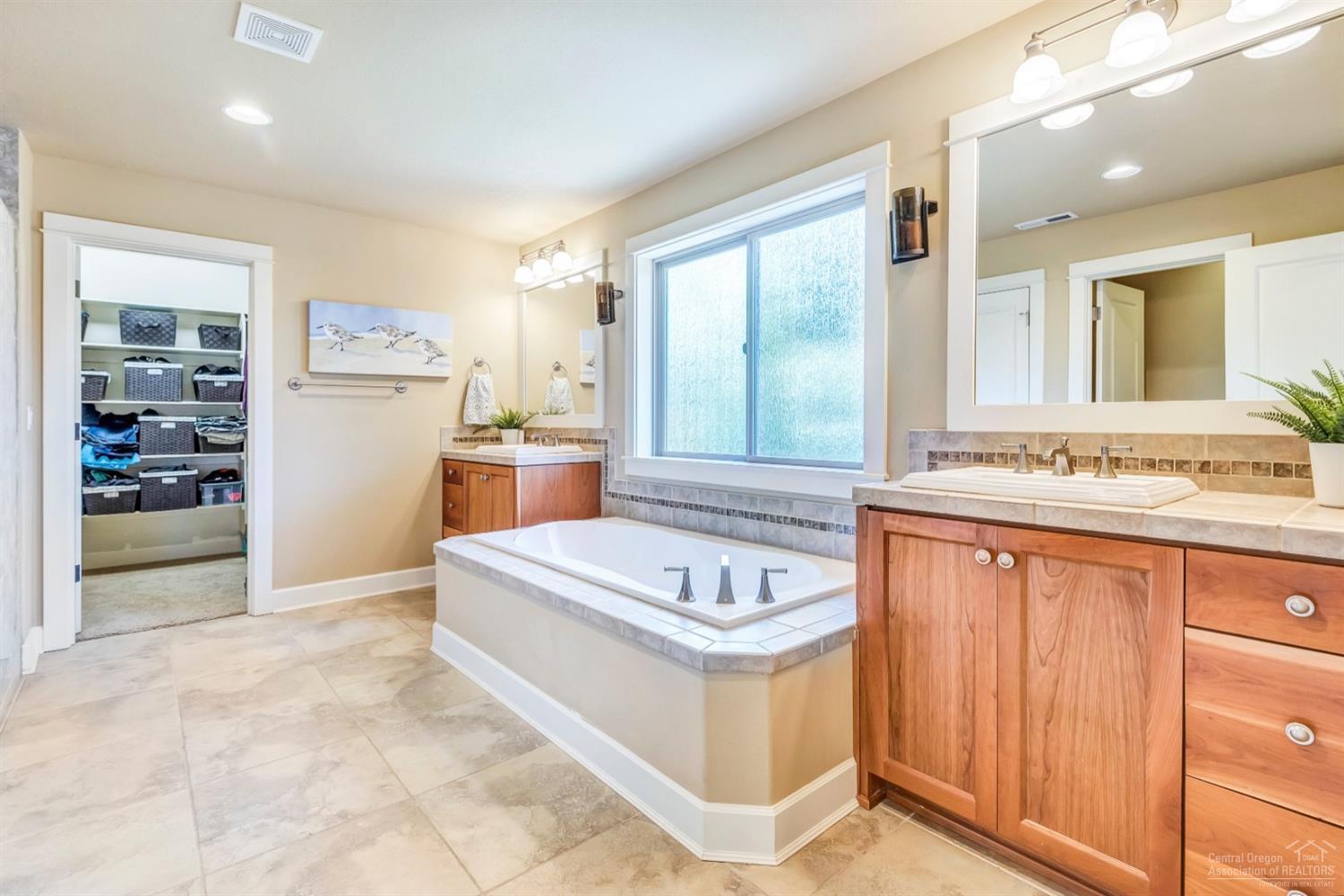 61187 Princeton Loop Bend, OR 97702 - Photo 14 of 25 Gallery Image 14
