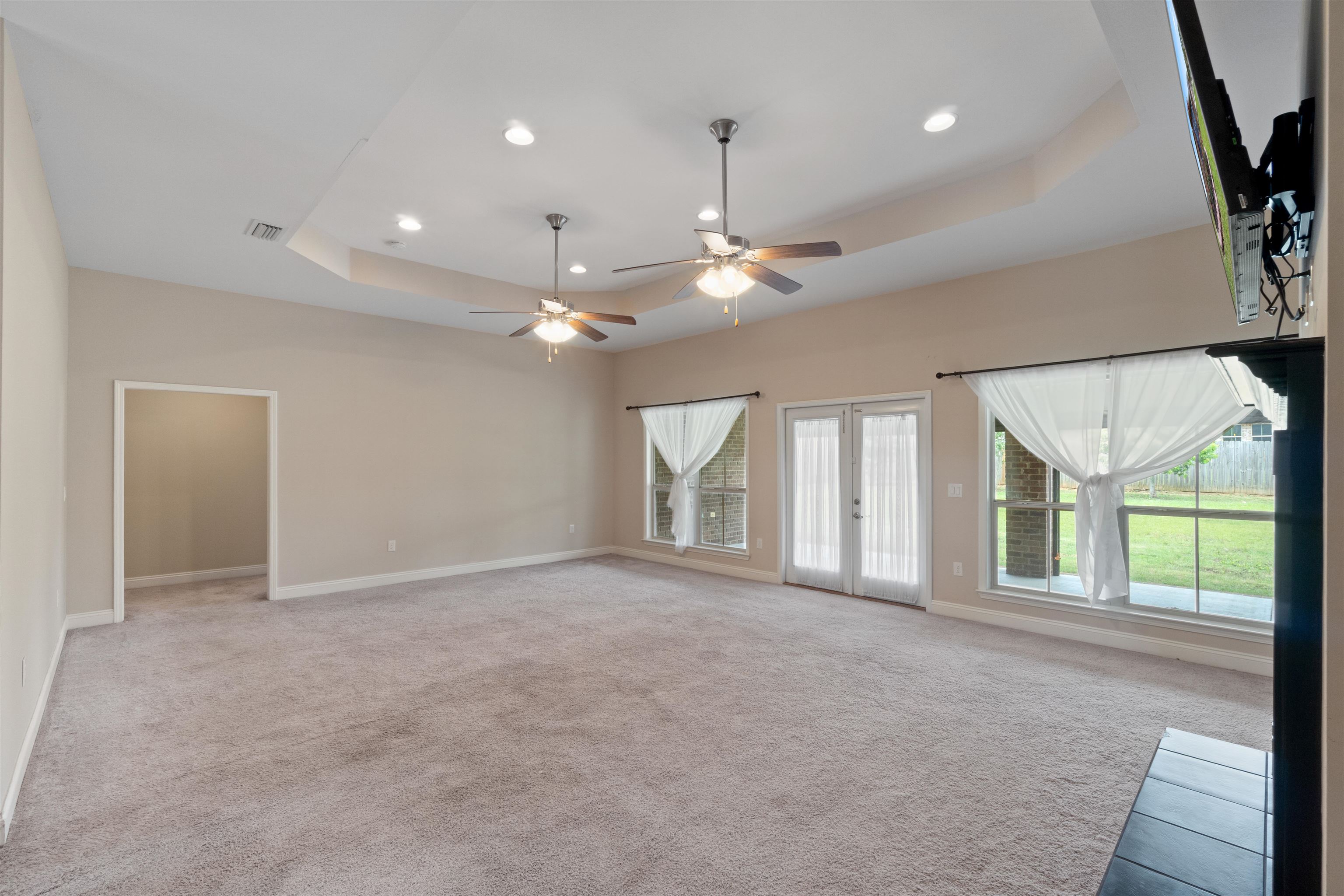 18971 Tralee Court Foley, AL 36535 - Photo 9 of 41 Living Room