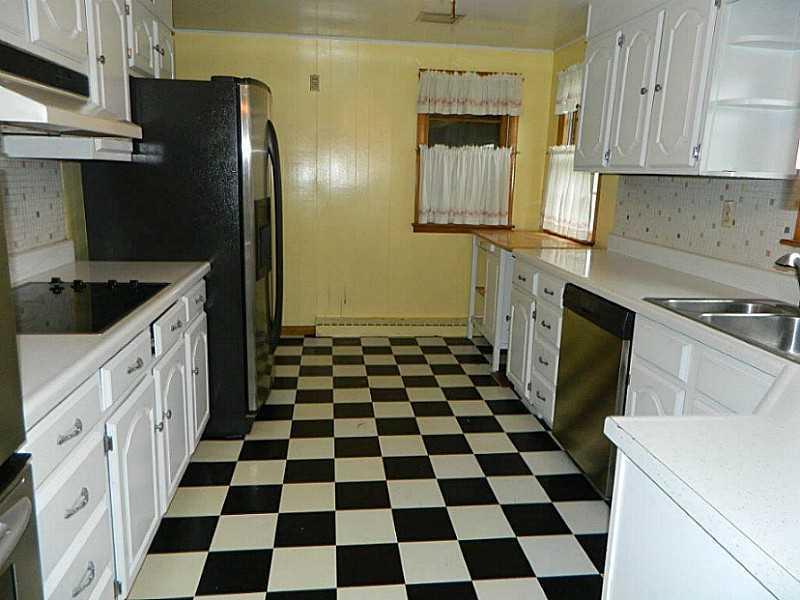 1403 Ronald Road Springfield, OH 45503 - Photo 8 of 25