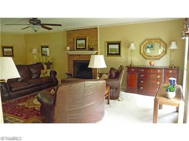 3104 Spring Mill Road Greensboro, NC 27406 - Photo 3 of 16 Den/Family/Great Room.