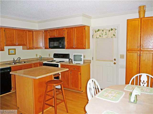 3104 Spring Mill Road Greensboro, NC 27406 - Photo 8 of 16 Kitchen.