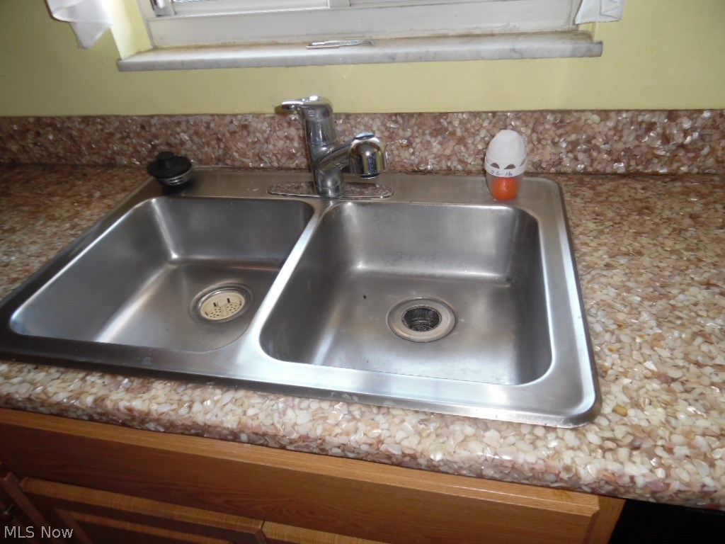 19646 Lorain Road, Unit 13 Cleveland, OH 44126 - Photo 8 of 16 Gallery Image 8