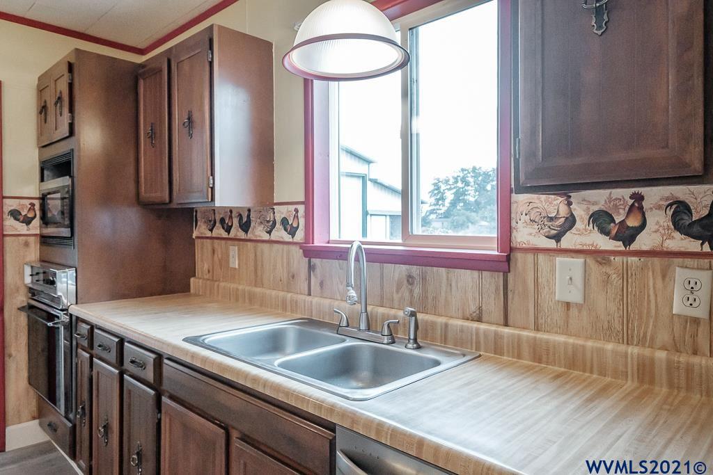 130 Oak Villa Road Dallas, OR 97338 - Photo 27 of 42