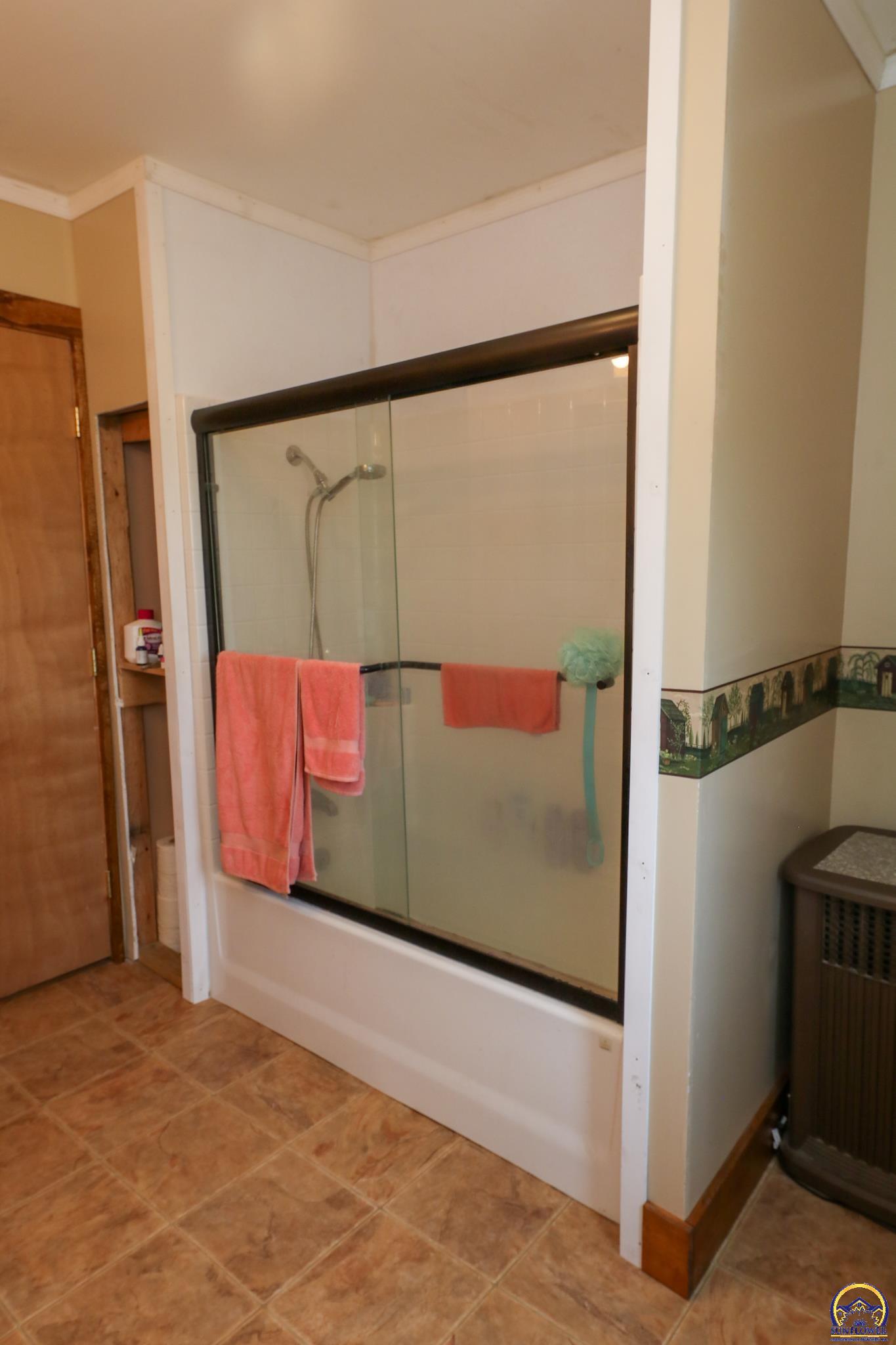 1673 Rd V6 Emporia, KS 66801 - Photo 26 of 58 Hall Bathroom