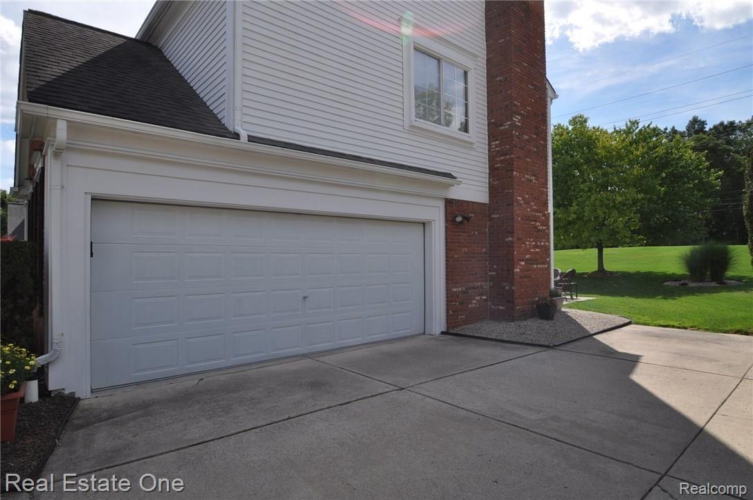 1497 Lomas Verdes Rochester, MI 48306 - Photo 19 of 21 19.JPG