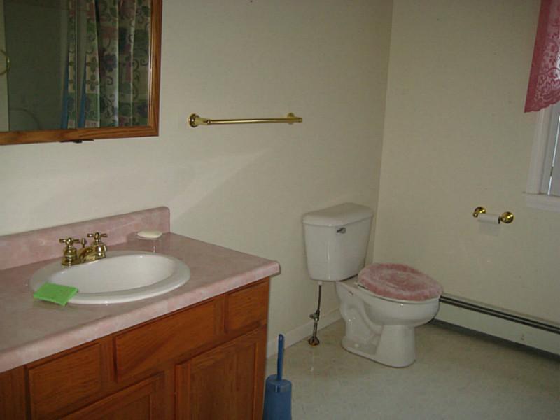 111 Ledge Road, Unit LEDGE South Thomaston, ME 04858 - Photo 26 of 34 Bathroom. Second Floor