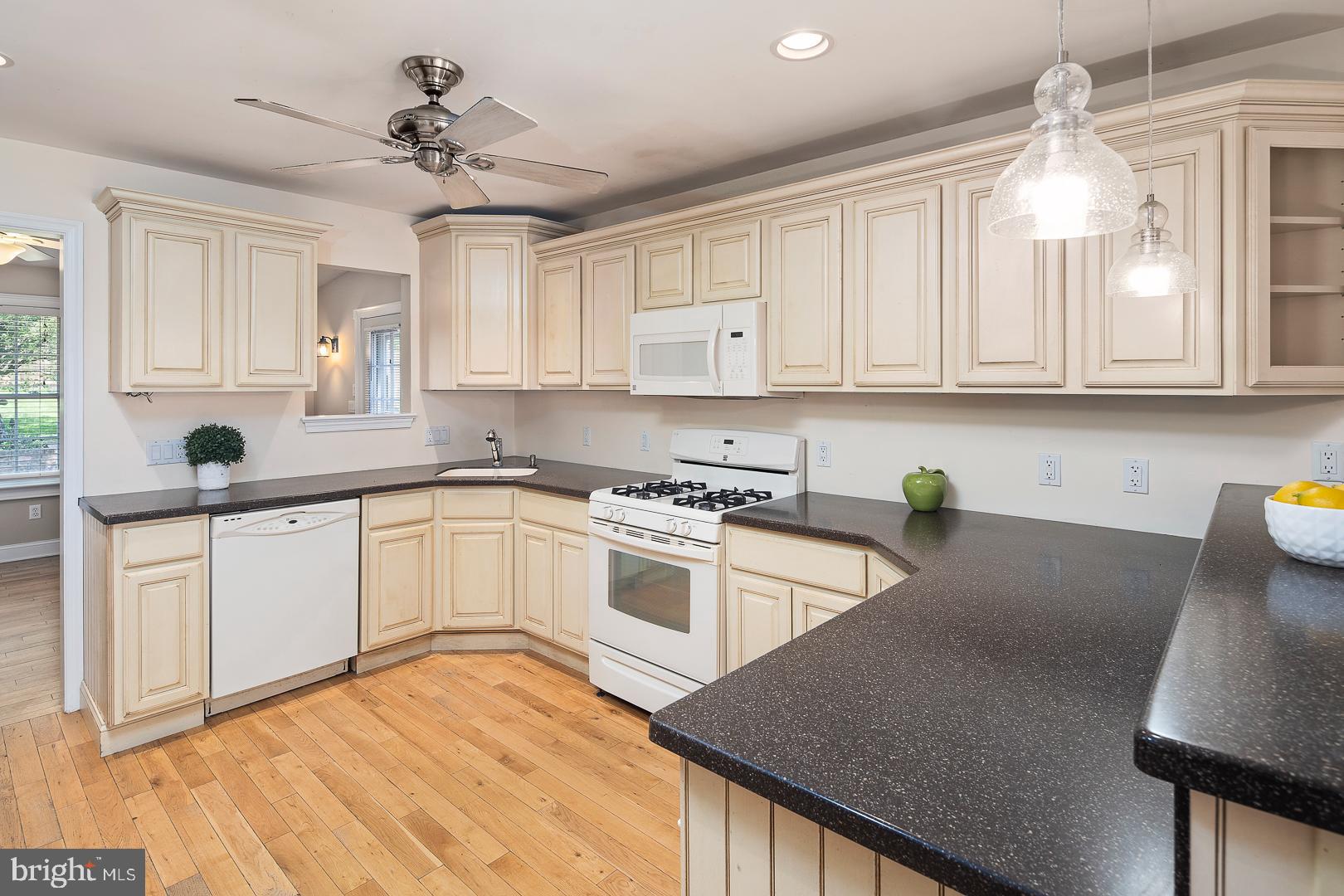 280 Clamer Road Trenton, NJ 08628 - Photo 6 of 24 Kitchen