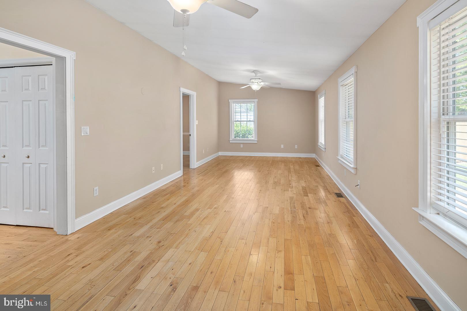 280 Clamer Road Trenton, NJ 08628 - Photo 8 of 24 Family Room