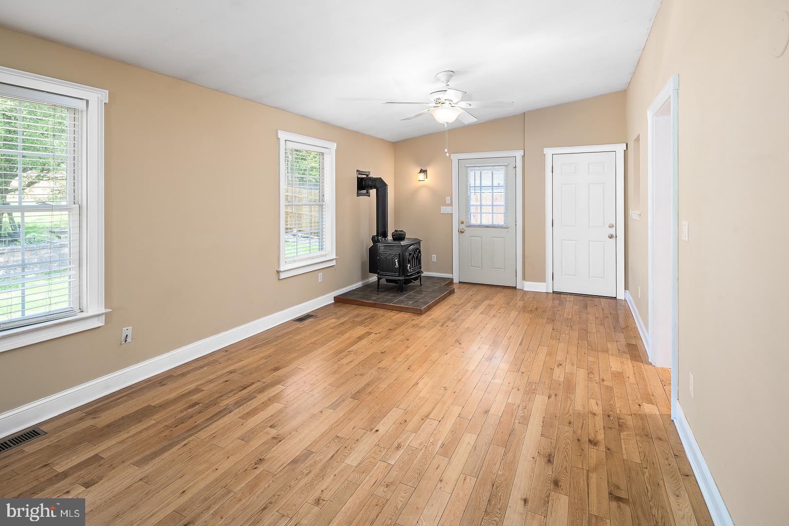 280 Clamer Road Trenton, NJ 08628 - Photo 9 of 24 Family Room
